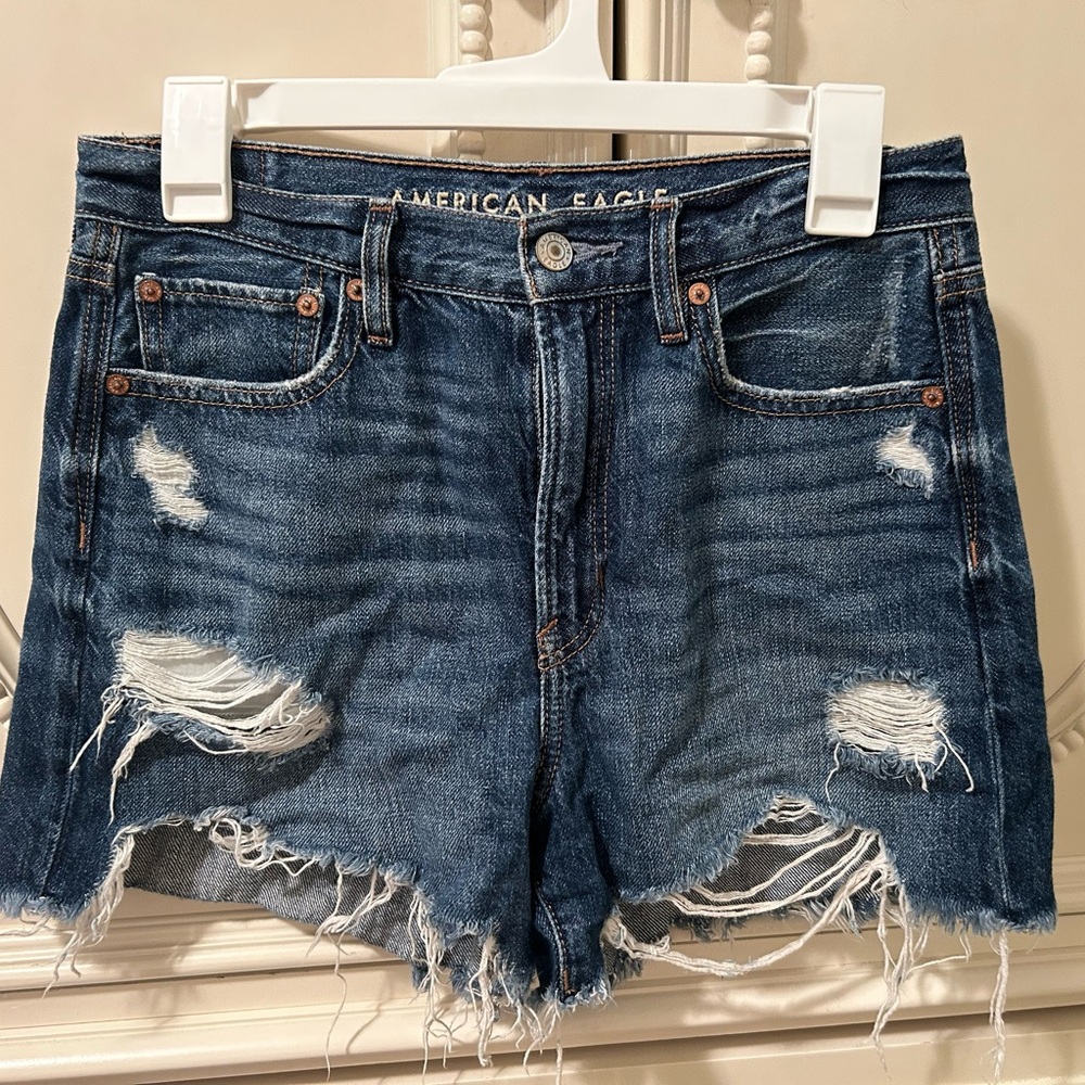 AMERICAN EAGLE 90’S BOYFRIEND JEAN SHORT